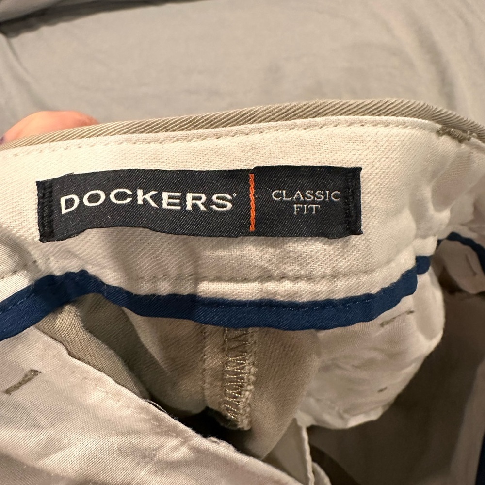 Dockers Men's Khaki Chinos - Picture 3 of 5